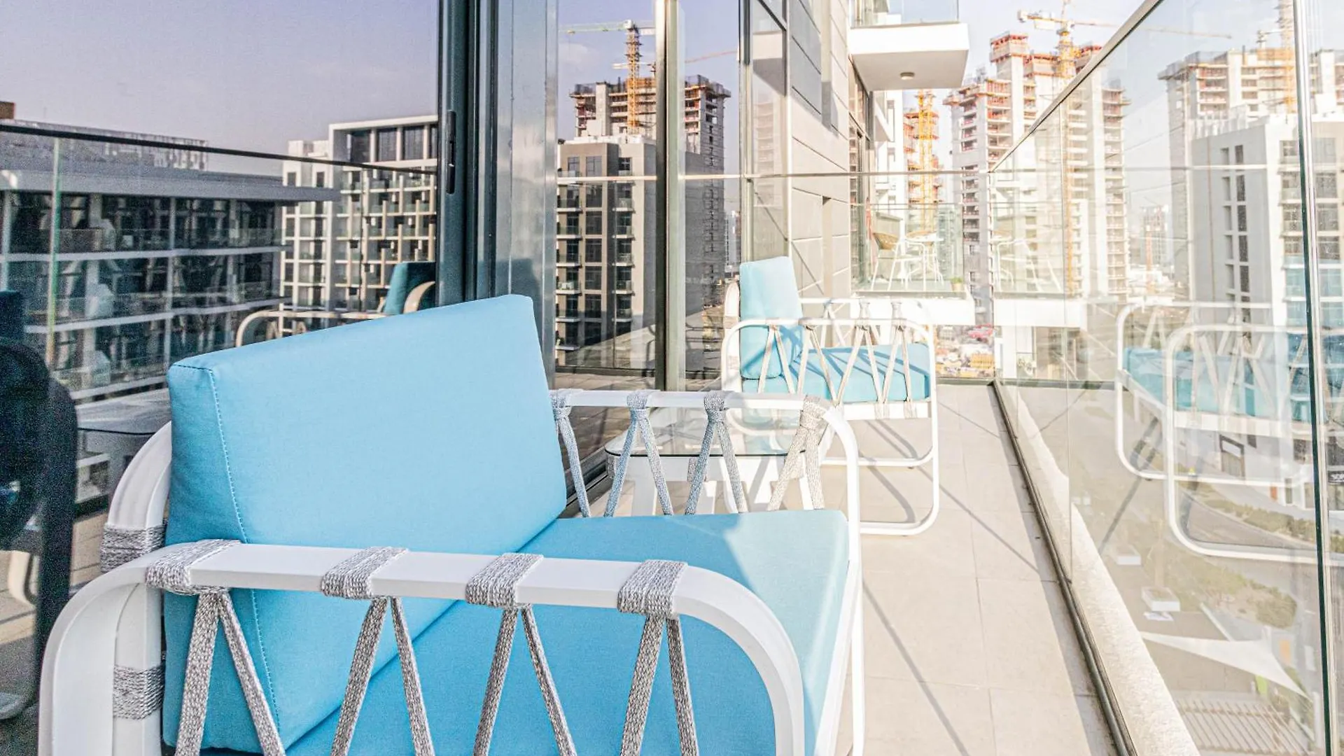 Luxurious 1Br Living In Azizi Riviera 39 Lägenhet Dubai