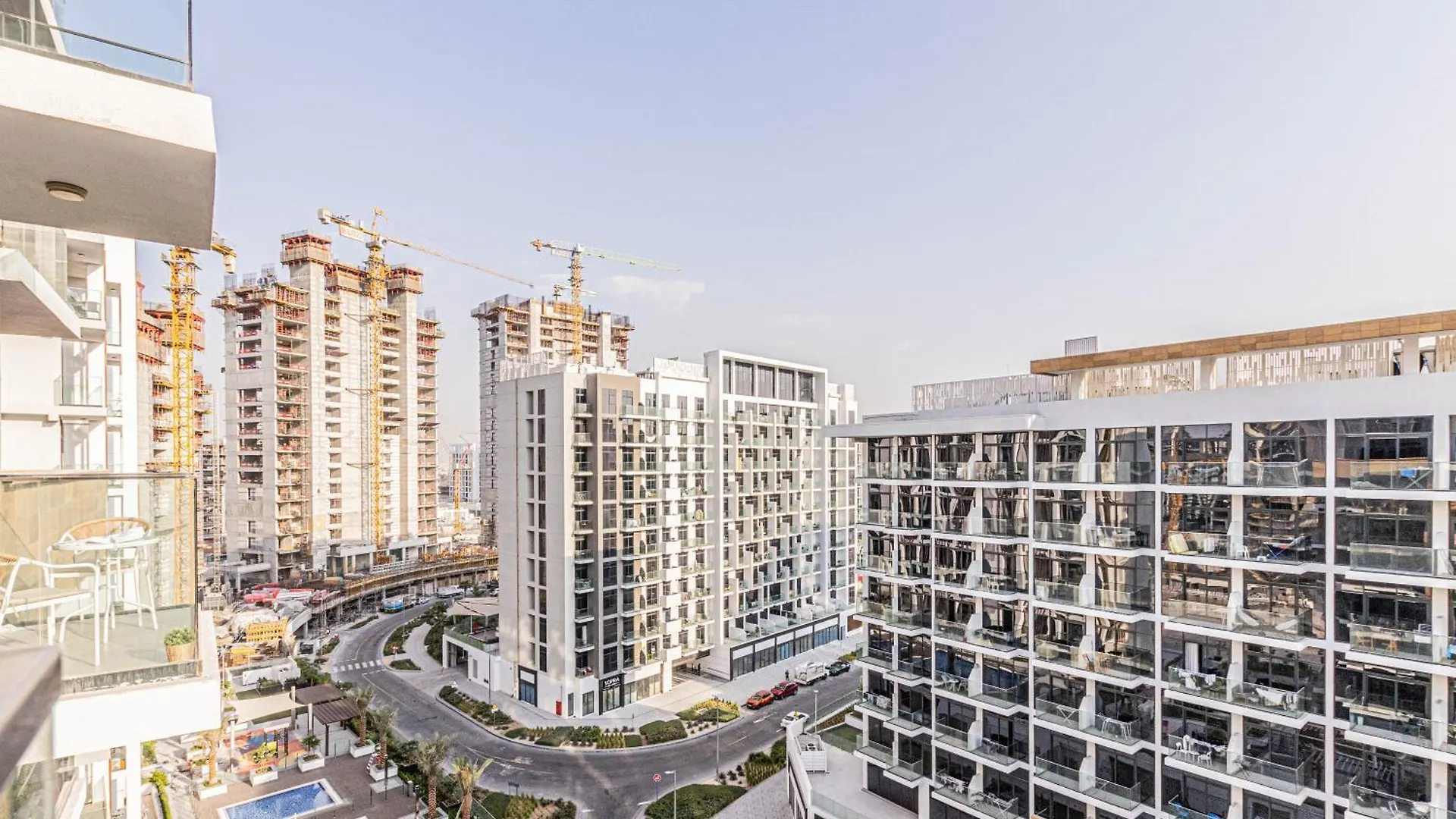 Luxurious 1Br Living In Azizi Riviera 39 Apartment Dubai