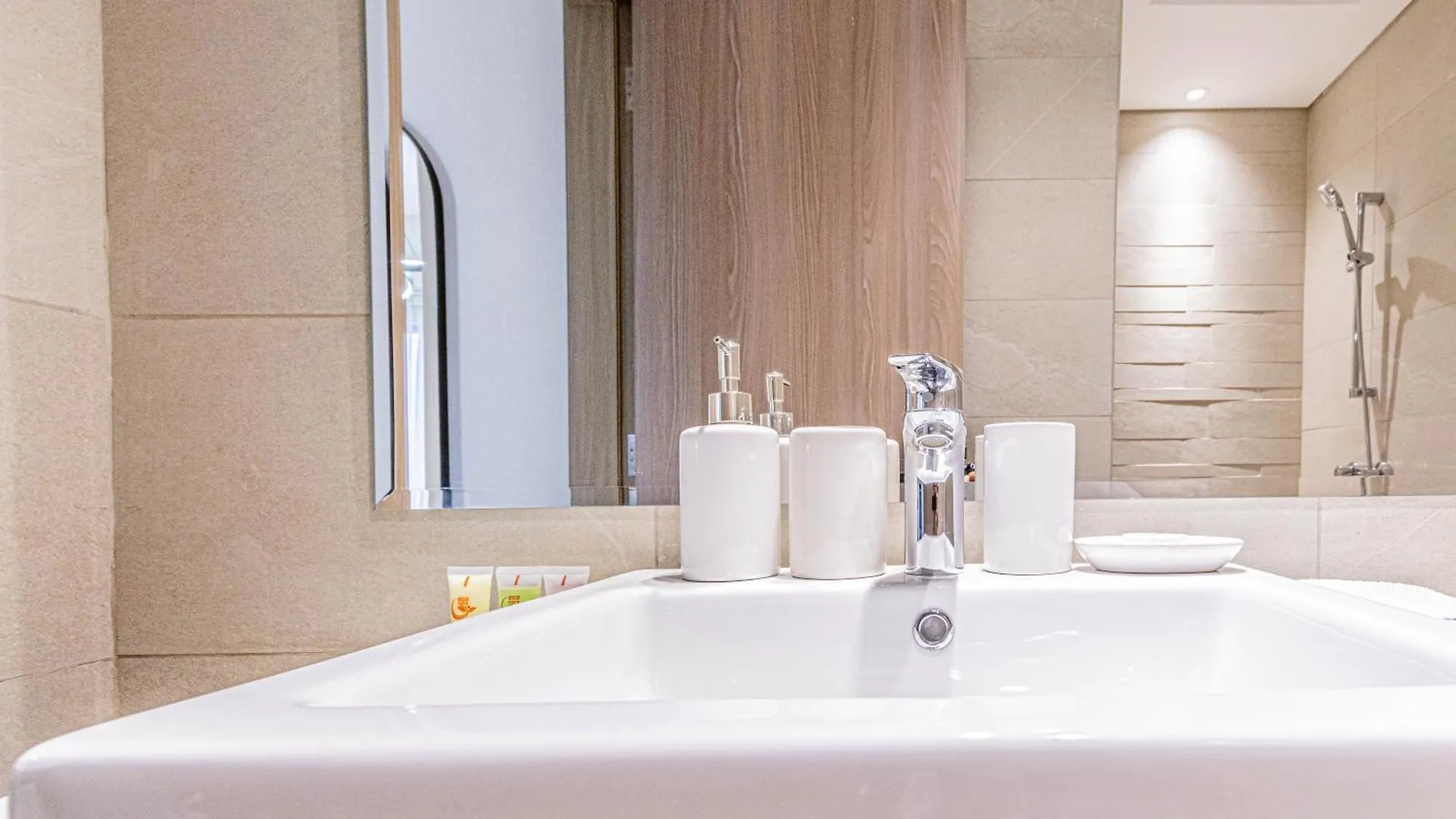 Luxurious 1Br Living In Azizi Riviera 39 Apartment Dubai