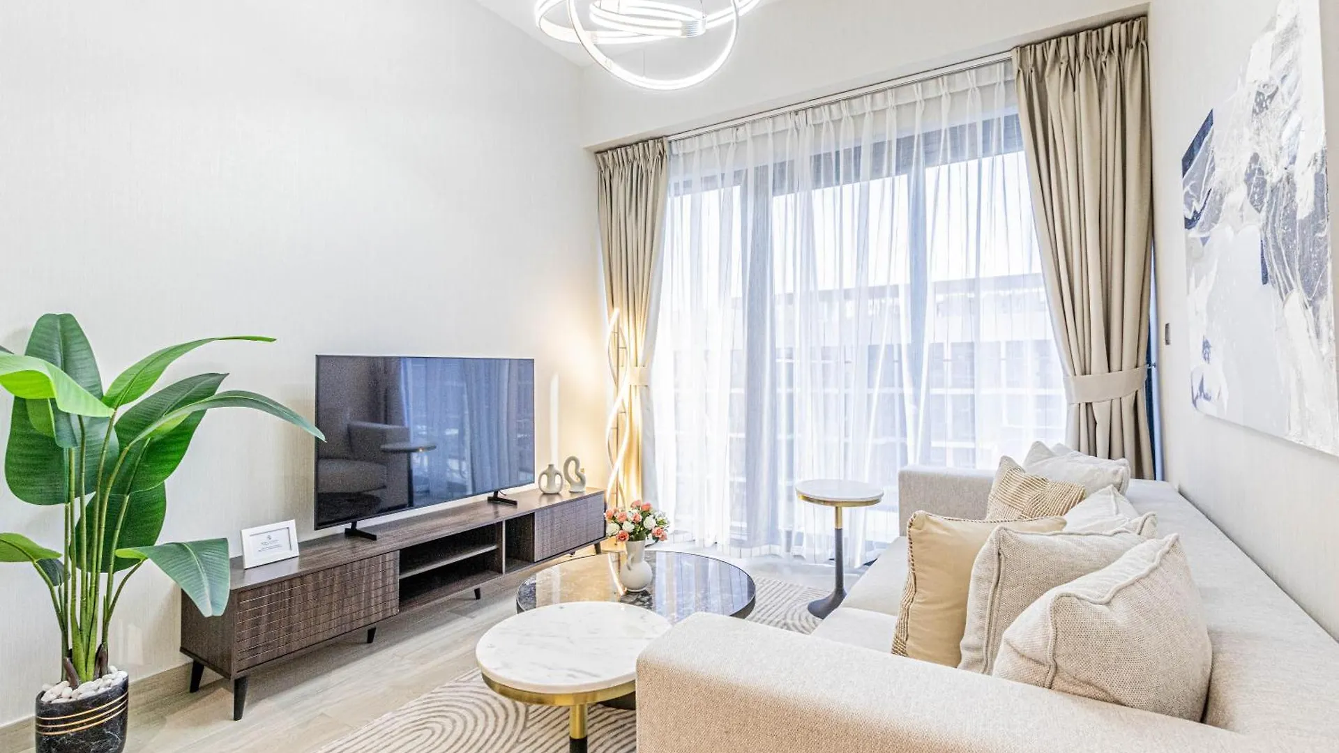 Luxurious 1Br Living In Azizi Riviera 39 Apartment Dubai